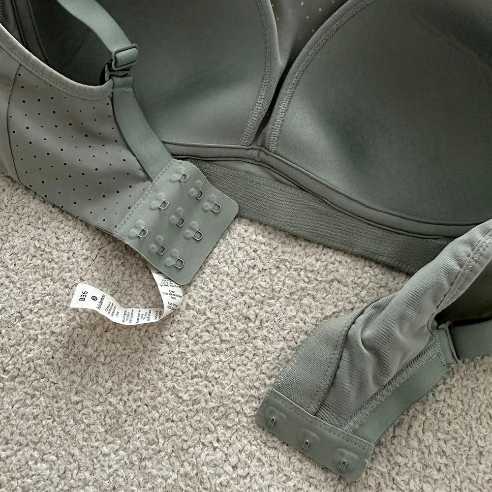 lululemon Run Times Bra size 36B in Jade Grey